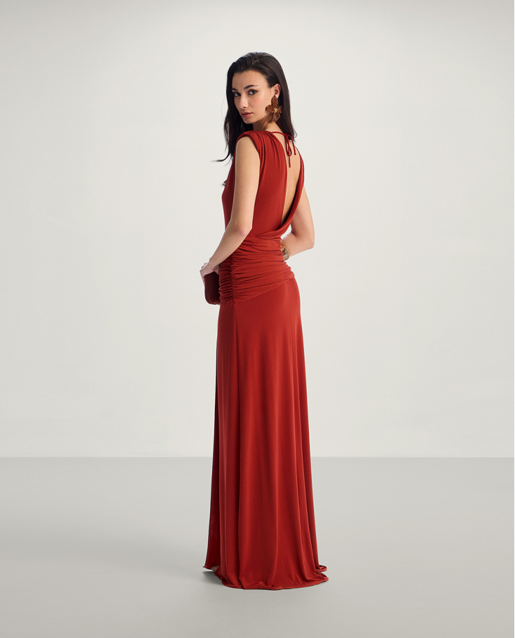 VESTIT SOLENNE