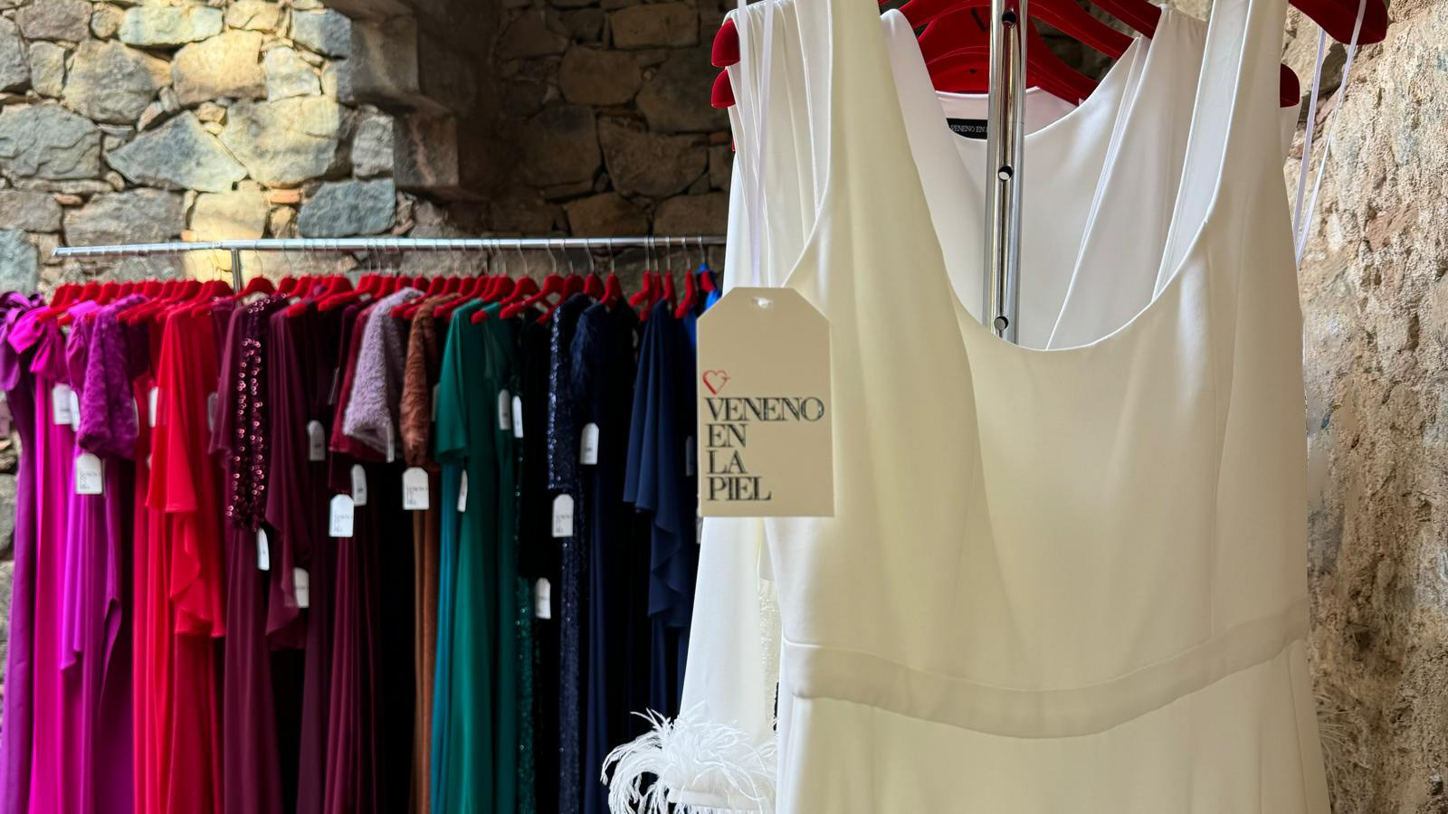 VENENO EN LA PIEL PRESENTA LA NOVA COL·LECCIÓ DE VESTITS DE NÚVIA 2025 A THE WEDDING MARKET BARCELONA